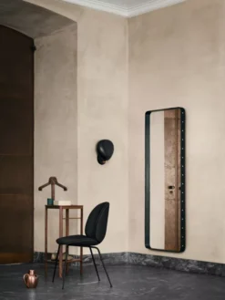 Gubi Adnet Rectangulaire Spiegel Large Crème Leer 13 Gubi Adnet Rectangulaire Spiegel Large Crème Leer -Flos Winkel x886x886 0181.jpg.pagespeed.ic .UZ6hfGnEqd