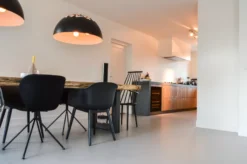 Muuto Fiber Wood Stoel Zwart -Flos Winkel x886x886 DSC 0188.jpg.pagespeed.ic .TZGAdzOn72