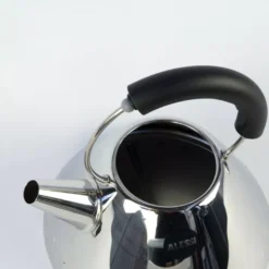 Alessi 9093 Fluitketel Wit -Flos Winkel x886x886 alessi fluitketel zwart detail 2.jpg.pagespeed.ic .hCBICYHEKR