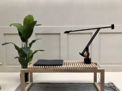 Artemide Tizio Bureaulamp Retrofit Zwart -Flos Winkel x886x886 artemide tizio bureaulamp1.jpg.pagespeed.ic .yO3i DmGTI