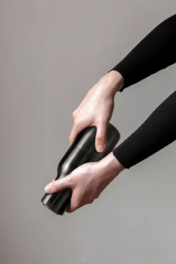 Audo Copenhagen Bottle Grinder Peper- En Zoutmolen Blues Beuken -Flos Winkel x886x886 audo copenhagen norm bottle grinder peper en zoutmolen24.jpg.pagespeed.ic .m6hTp1WnO6