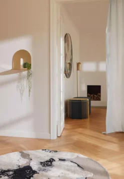 AYTM Castellum Wandplank Zwart -Flos Winkel x886x886 aytm castellum wandplank3.jpg.pagespeed.ic .bV ZfgFNh8