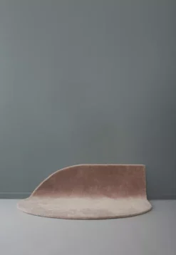 AYTM Stilla Vloerkleed 160x130 Bordeaux -Flos Winkel x886x886 aytm stilla vloerkleed 160.jpg.pagespeed.ic .yiGxqFD2 v