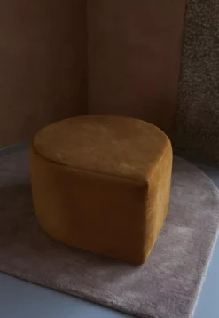 AYTM Stilla Vloerkleed 160x130 Bordeaux -Flos Winkel x886x886 aytm stilla vloerkleed 1608.jpg.pagespeed.ic .JoBsVG5reS