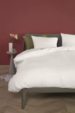 Beddinghouse Change Dekbedovertrek 140x200/220 + 60x70 Wit -Flos Winkel x886x886 beddinghouse change dekbedovertrek 140x200 220 60x70.jpg.pagespeed.ic .GjRoeYI5kE