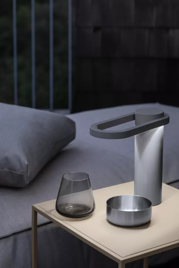 Blomus Hoop Tafellamp LED Oplaadbaar Wit 7 Blomus Hoop Tafellamp LED Oplaadbaar Wit - Afbeelding 7