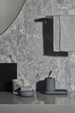 Blomus Sono Tray/dienblad Wit -Flos Winkel x886x886 blomus sono tandenborstelbeker8.jpg.pagespeed.ic .69iNJrgQto