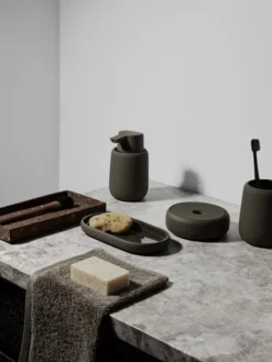 Blomus Sono Tray/dienblad Wit -Flos Winkel x886x886 blomus sono zeepdispenser10.jpg.pagespeed.ic .GUsEJhdeRT