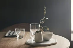 Bolia Octagon Dienblad Marmer Large Wit -Flos Winkel x886x886 bolia arcs suikerpot1.jpg.pagespeed.ic .z4rU3nH2yq