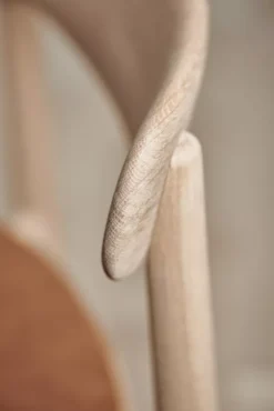 Bolia Merge Eetkamerstoel Met Zitkussen Wit Gepigmenteerd EikenSoil Grey -Flos Winkel x886x886 bolia merge eetkamerstoel met zitkussen eiken7.jpg.pagespeed.ic .JsObyNHG9F 2