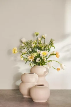 Bolia Mingei Vaas Small Zand -Flos Winkel x886x886 bolia mingei vaas small9.jpg.pagespeed.ic .VlTPqEmZEQ