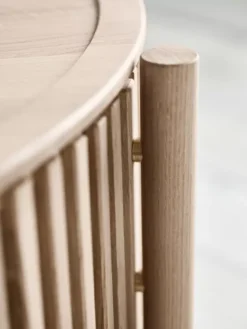 Bolia Story Bijzettafel Ø45 Wit Gepigmenteerd Geolied Eiken -Flos Winkel x886x886 bolia story bijzettafel2.jpeg.pagespeed.ic .7itmJ1MMEp