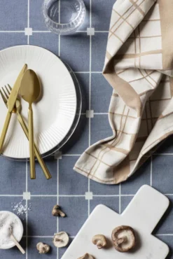 Broste Copenhagen Adam Snijplank 17x30 Grey Marble -Flos Winkel x886x886 broste copenhagen benny keukendoek2.jpg.pagespeed.ic . e2POxQZmg