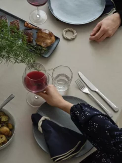 Broste Copenhagen Nordic Onderbord Ø31 Nordic Sea -Flos Winkel x886x886 broste copenhagen hammered bestekset 16 delig3.jpg.pagespeed.ic .QGE atHQrY