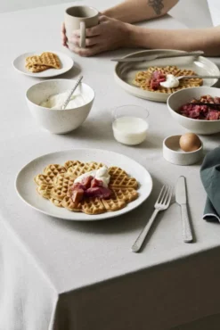 Broste Copenhagen Nordic Kom Ø20 Nordic Sand -Flos Winkel x886x886 broste copenhagen nordic kom 176.jpg.pagespeed.ic .PS2jzVe546 1