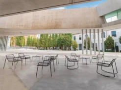 Emu Rio R50 Salontafel 104 Maple Red -Flos Winkel x886x886 emu rio r50 tuinstoel met armleuning11.jpg.pagespeed.ic .mj FYYgjFj