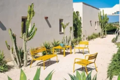 Emu Star Aluminium Fauteuil Rood -Flos Winkel x886x886 emu star square tafel 70x7031.jpg.pagespeed.ic .ehmYTyaFmA