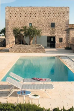 Emu Yard Sunbed Ligbed Brown/brown -Flos Winkel x886x886 emu yard sunbed ligstoel sfeer 1.jpg.pagespeed.ic .rh6QDpMxHP