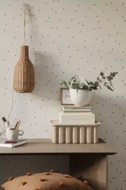 Ferm Living Dot Tufted Kussen Sugar Kelp Mustard -Flos Winkel x886x886 ferm living dot behang.jpg.pagespeed.ic .GjOfFuGdMV