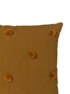 Ferm Living Dot Tufted Kussen Sugar Kelp Mustard -Flos Winkel x886x886 ferm living dot tufted kussen4.jpg.pagespeed.ic .5Bkmnfzytb