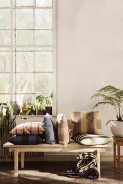 Ferm Living Grand Quilted Plaid 170x120 Sand/Black -Flos Winkel x886x886 ferm living grand quilted plaid4.jpg.pagespeed.ic .nfUNuXU3ye