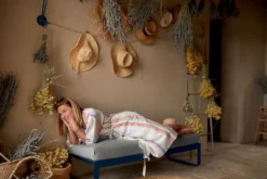 Fermob Bellevie Tuinbank Chili -Flos Winkel x886x886 fermob acrobate kapstok wand1.jpg.pagespeed.ic .iU3qhQsWan 1