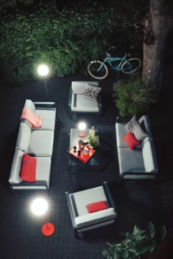 Fermob Bellevie Fauteuil Kussen Wit Clay Grey -Flos Winkel x886x886 fermob bellevie salontafel buiten3.jpg.pagespeed.ic .r84FJjBccd