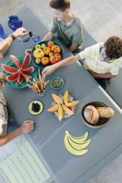 Fermob Bellevie Tuinbank Chili -Flos Winkel x886x886 fermob bellevie tuintafel 140x8024.jpg.pagespeed.ic .0mOHV0NL 9 1