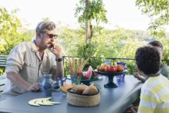 Fermob Bellevie Tuintafel 196x90 Cotton White 22 Fermob Bellevie Tuintafel 196x90 Cotton White -Flos Winkel x886x886 fermob bellevie tuintafel 140x8025.jpg.pagespeed.ic .rxHbntsRYv