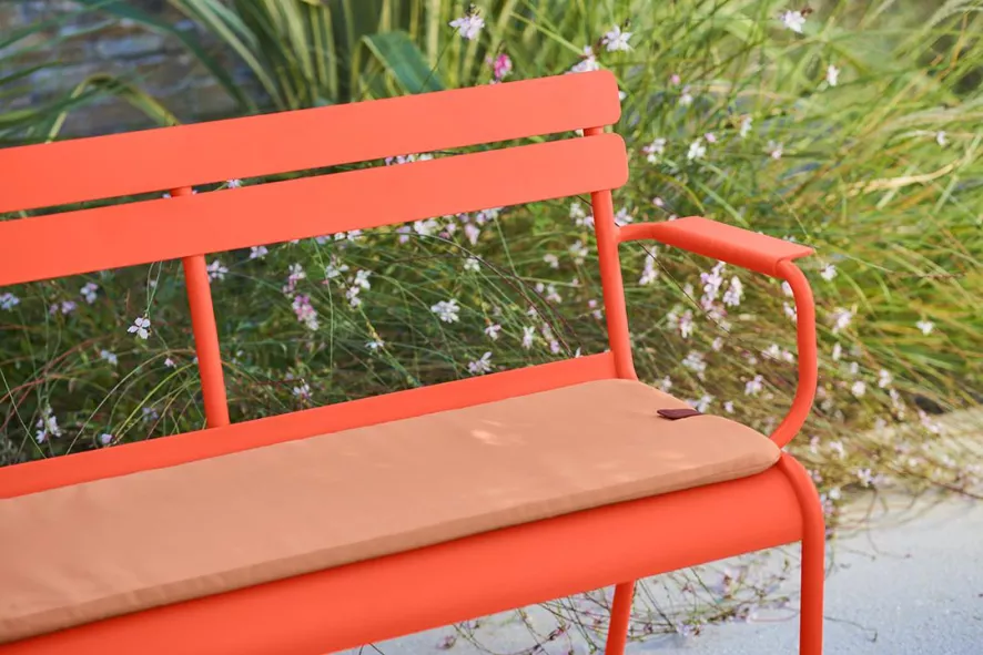 Fermob Color Mix Zitkussen Luxembourg Tuinbank 106x35 Mint 2 Fermob Color Mix Zitkussen Luxembourg Tuinbank 106x35 Mint - Afbeelding 2