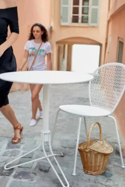 Fermob Lorette Tuinstoel Ice Mint -Flos Winkel x886x886 fermob lorette tuinstoel6.jpg.pagespeed.ic .8jfOE8 PZt