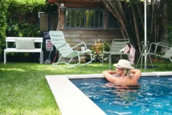 Fermob Luxembourg Schommelstoel Liquorice 24 Fermob Luxembourg Schommelstoel Liquorice -Flos Winkel x886x886 fermob luxembourg fauteuil19.jpg.pagespeed.ic .JpKnOLYQLG