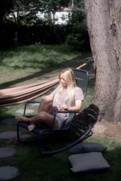 Fermob Luxembourg Schommelstoel Liquorice 36 Fermob Luxembourg Schommelstoel Liquorice -Flos Winkel x886x886 fermob luxembourg schommelstoel45.jpg.pagespeed.ic .aQvZhJo9K