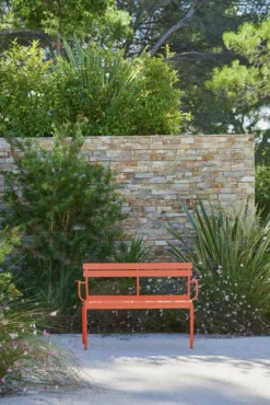 Fermob Luxembourg Tuinbank Met Rug En Armleuning Frosted Lemon -Flos Winkel x886x886 fermob luxembourg tuinbank met rug en armleuning22.jpg.pagespeed.ic .YrBMy3Safe