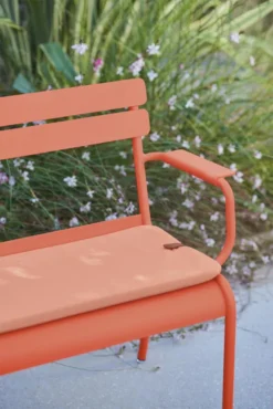 Fermob Luxembourg Tuinbank Met Rug En Armleuning Frosted Lemon -Flos Winkel x886x886 fermob luxembourg tuinbank met rug en armleuning26.jpg.pagespeed.ic .nkA8bsAGPG