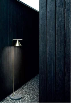 Flos Captain Flint Outdoor Vloerlamp LED 3000K Messing/lichtgrijs -Flos Winkel x886x886 flos captain flint outdoor vloerlamp led 2700k8.jpg.pagespeed.ic .l3NwedCBAs 1