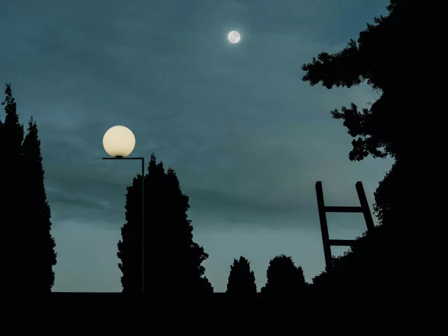 Flos IC Lights F1 Outdoor Vloerlamp Rood, Voet Zwart Lava 10 Flos IC Lights F1 Outdoor Vloerlamp Rood, Voet Zwart Lava - Afbeelding 10