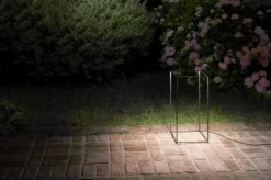 Flos Ipnos Outdoor Vloerlamp LED Zwart -Flos Winkel x886x886 flos ipnos outdoor led vloerlamp sfeer1 1.jpg.pagespeed.ic .zJPZ6q6 FZ