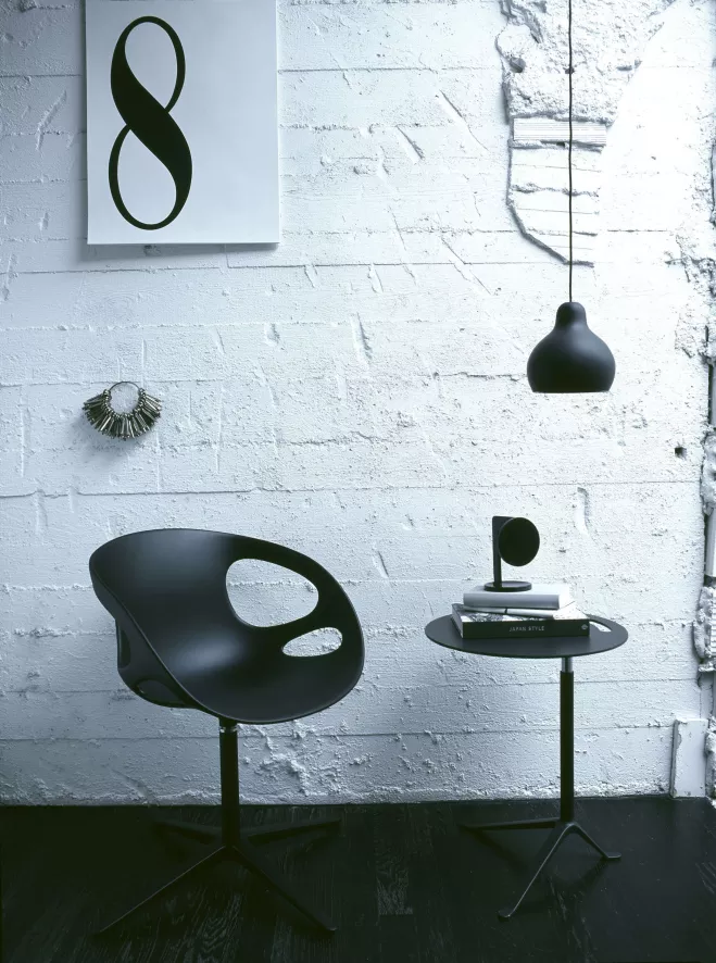 Fritz Hansen Little Friend Verstelbare Bijzettafel Met Laminaat Tafelblad Zwart 45 3 Fritz Hansen Little Friend Verstelbare Bijzettafel Met Laminaat Tafelblad Zwart 45 - Afbeelding 3