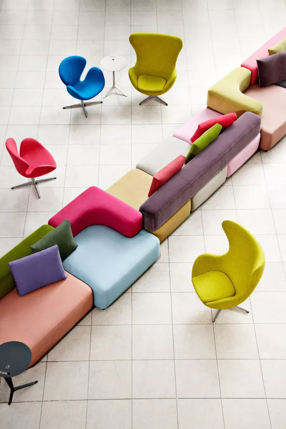 Fritz Hansen Little Friend Verstelbare Bijzettafel Met Laminaat Tafelblad Zwart 45 5 Fritz Hansen Little Friend Verstelbare Bijzettafel Met Laminaat Tafelblad Zwart 45 - Afbeelding 5