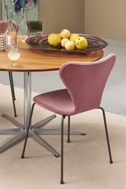 Fritz Hansen Vlinderstoel Series 7 Stoel Velvet Dark Plum -Flos Winkel x886x886 fritz hansen vlinderstoel series 7 stoel velvet16.jpg.pagespeed.ic .qcSsPltsra