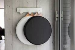 Functionals Hooks 3 Kapstok Zwart -Flos Winkel x886x886 functionals hooks 3 kapstok sfeer 2.jpg.pagespeed.ic .osu8rrqmgR