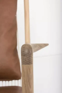 Gazzda Dedo Lounge Chair Whitewash Main Line Flax Newbury 10 -Flos Winkel x886x886 gazzda dedo lounge chair16.jpg.pagespeed.ic .nfUSyES3MO