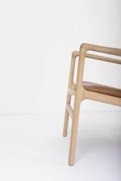 Gazzda Dedo Lounge Chair Whitewash Main Line Flax Newbury 10 -Flos Winkel x886x886 gazzda dedo lounge chair4.jpg.pagespeed.ic .n7nV54S8z1