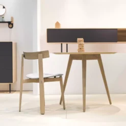 Gazzda Nora Stoel Whitewash Main Line Flax Barbican -Flos Winkel x886x886 gazzda nora stoel15.jpg.pagespeed.ic .gf DYDznWx