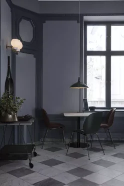 Gubi Beetle Stoel Met Zwart Stalen Onderstel, Alabaster White 14 Gubi Beetle Stoel Met Zwart Stalen Onderstel, Alabaster White -Flos Winkel x886x886 gubi beetle stoel met zwart chroom onderstel8.jpg.pagespeed.ic .VgsqeQHyk8