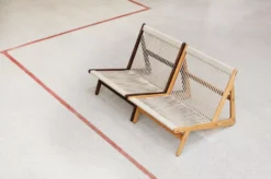 Gubi MR01 Initial Fauteuil Walnoot -Flos Winkel x886x886 gubi mr01 initial fauteuil11.jpg.pagespeed.ic .3My4uuwA6n