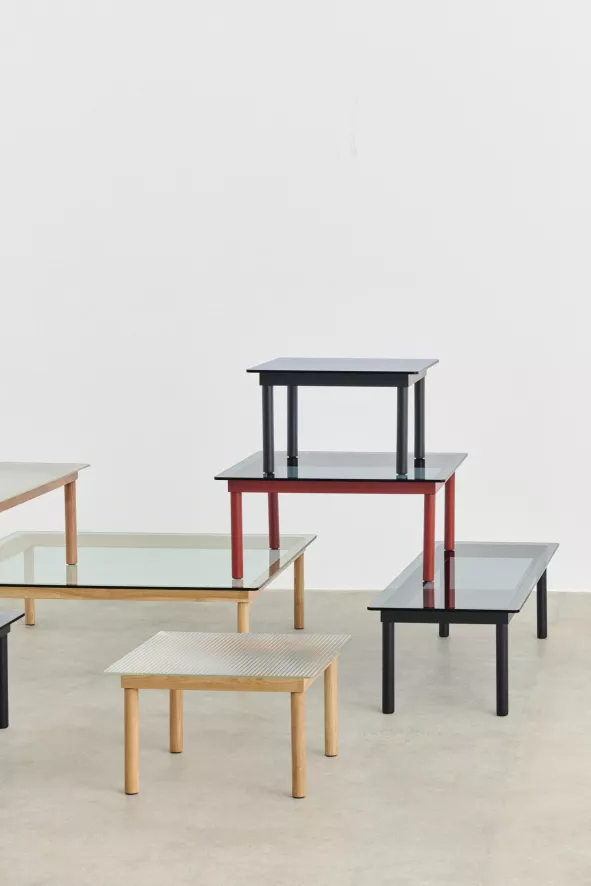 Hay Kofi Salontafel Zwart Gelakt Eiken 80x80 Grijs Glas 5 Hay Kofi Salontafel Zwart Gelakt Eiken 80x80 Grijs Glas - Afbeelding 5