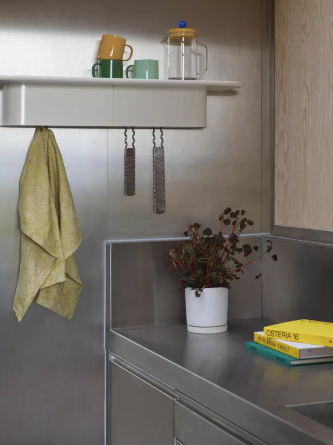 Hay Korpus Shelf Wandplank 7 Haken Midnight Blue 5 Hay Korpus Shelf Wandplank 7 Haken Midnight Blue - Afbeelding 5