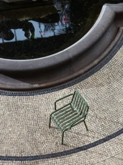 Hay Palissade Tuinstoel Olijf -Flos Winkel x886x886 hay palissade stoel sfeer3.jpg.pagespeed.ic .A3qG3SDCrF